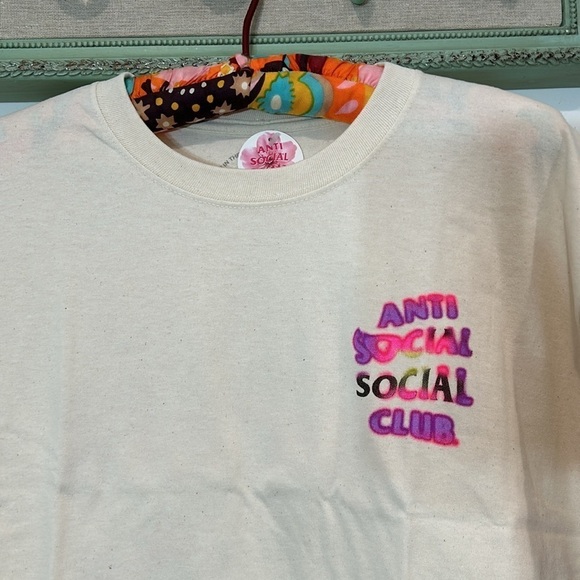 Anti social social club lava lamp oat milk cream T-shirt size large new w tags - Picture 3 of 6